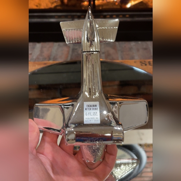 ‘70s - Avon - "Spirit of St. Louis" Airplane Decanter - Picture 6 of 11
